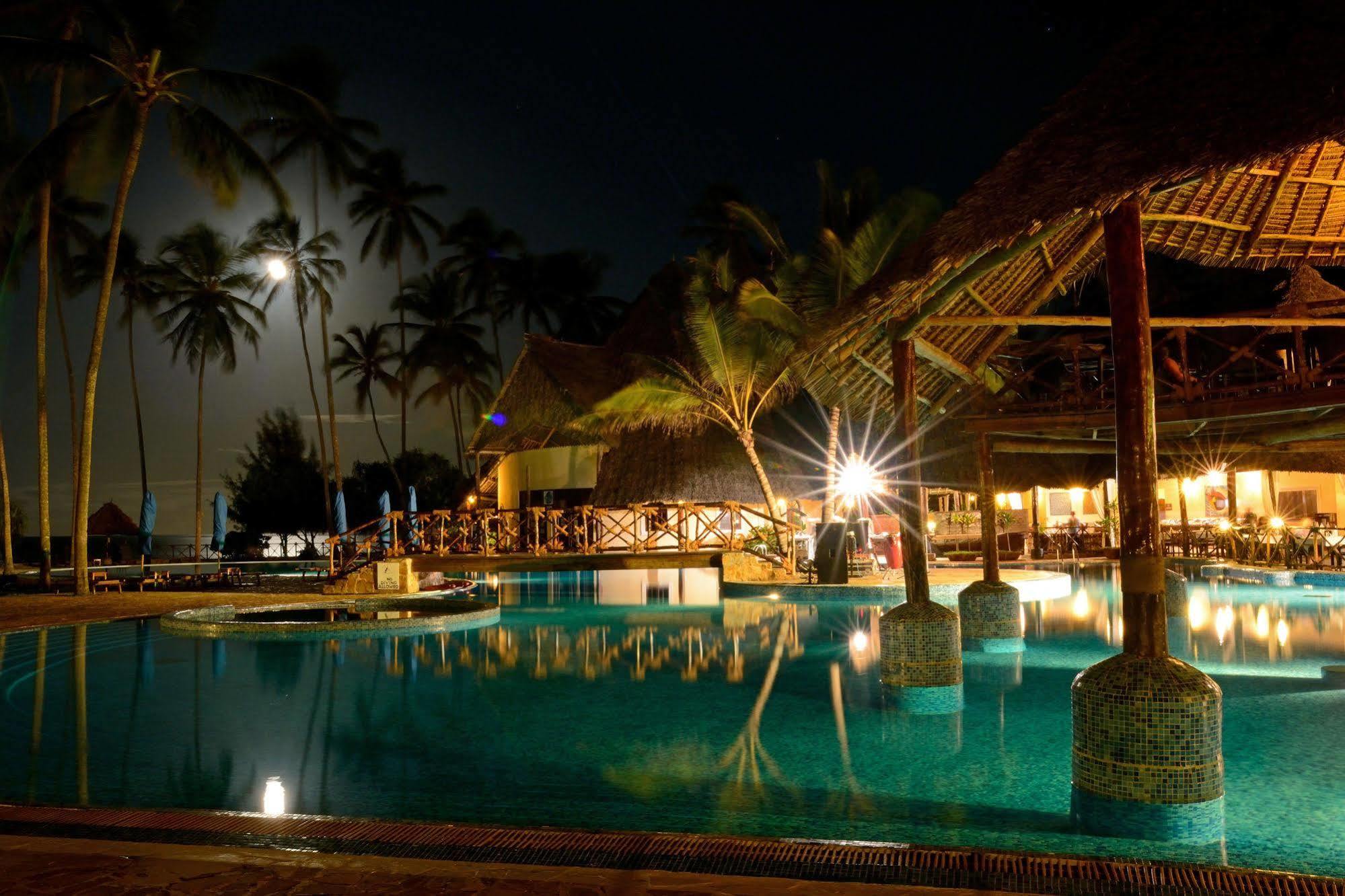 Ocean Paradise Resort & Spa Pwani Mchangani Exterior photo